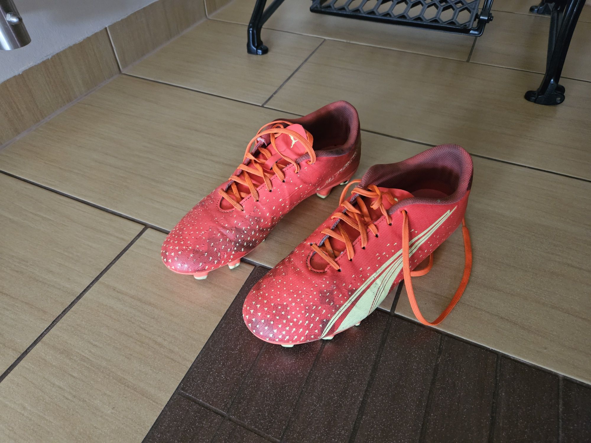 Buty piłkarskie korki