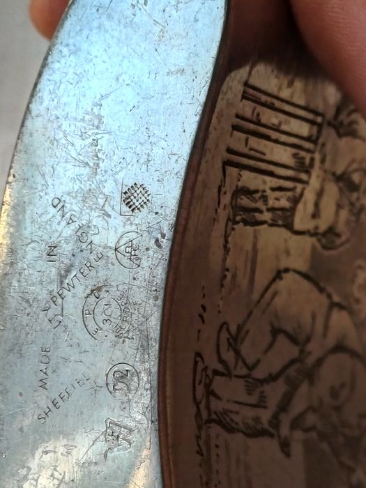 Piersiówka  grawerowana Pewter Sheffield