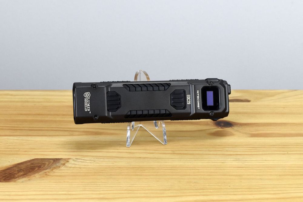 Nitecore EDC29 Надпотужний Кишеньковий Ліхтар (USB-C, OLED дисплей)
