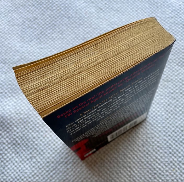 Livro: "Donnie Brasco: Deep Cover", de Joseph D. Pistone