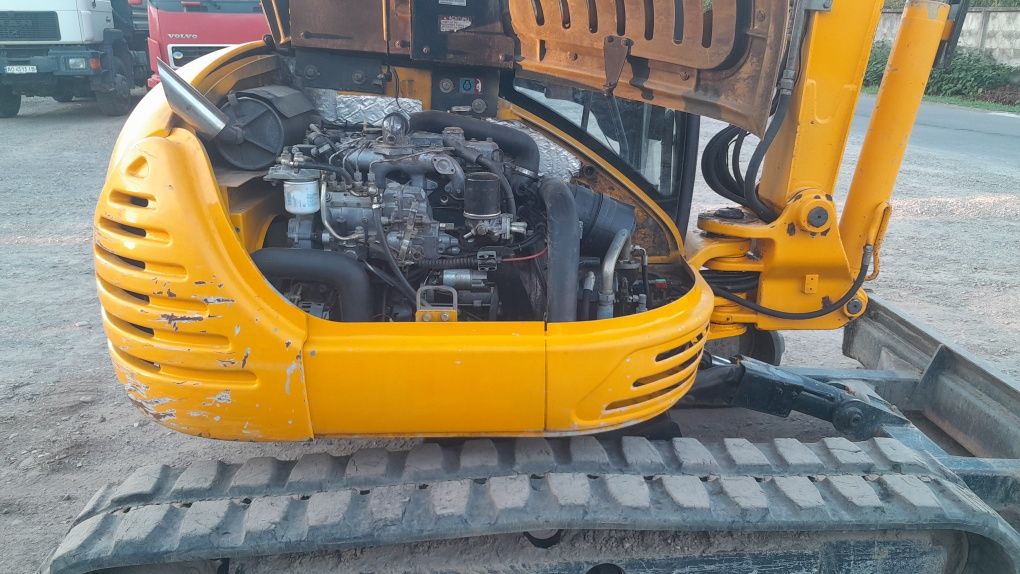 Мініекскаватор JCB