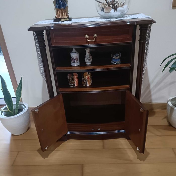 Movél antigo de sala