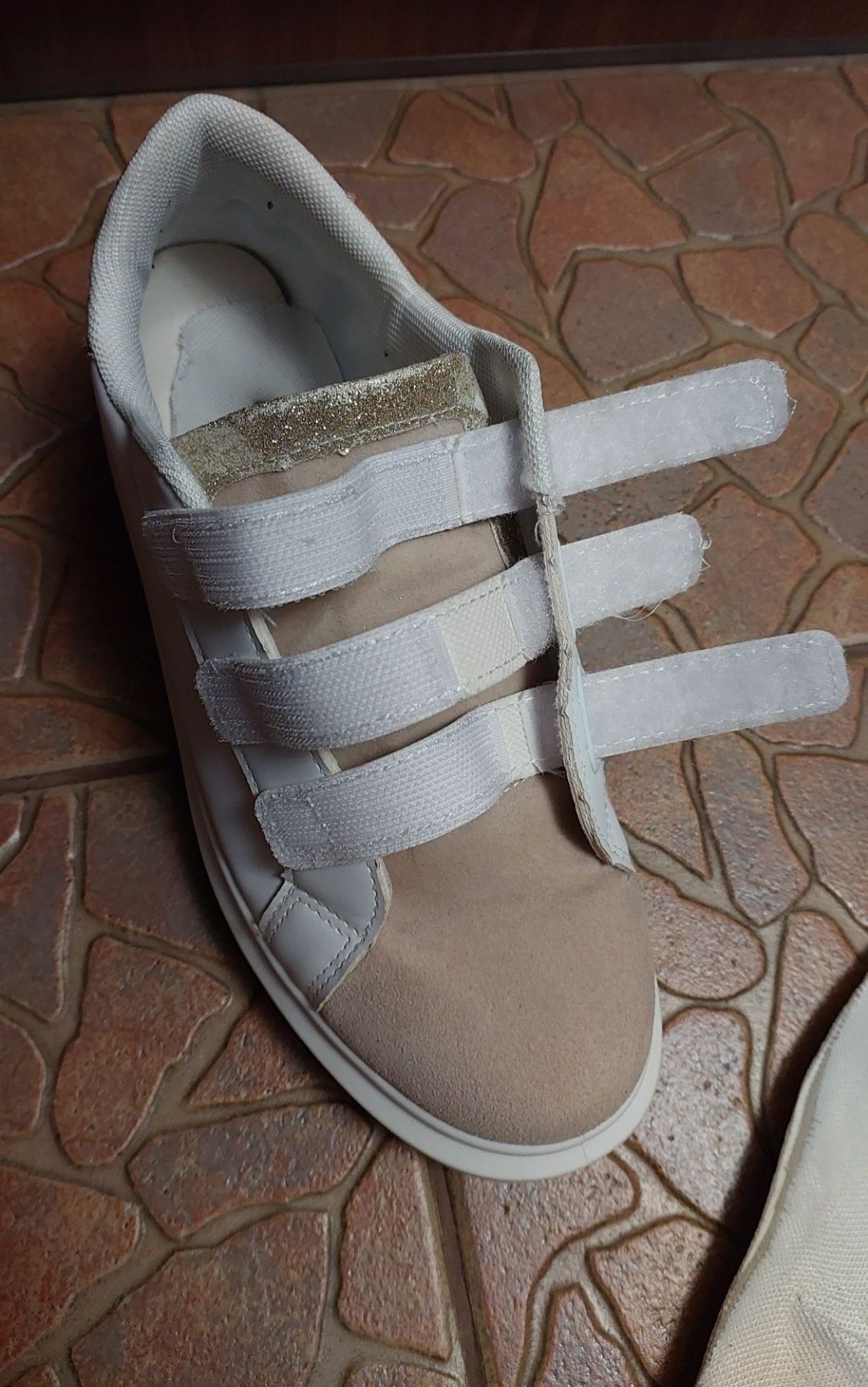 Жіночі кросівки білі шкіряні 41 розмір 26,7 см кроссовки