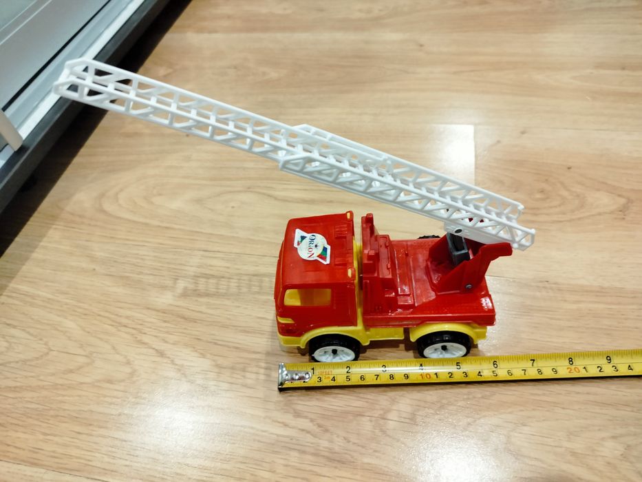 Машини будівельні, трактори великі з рухомими частинами