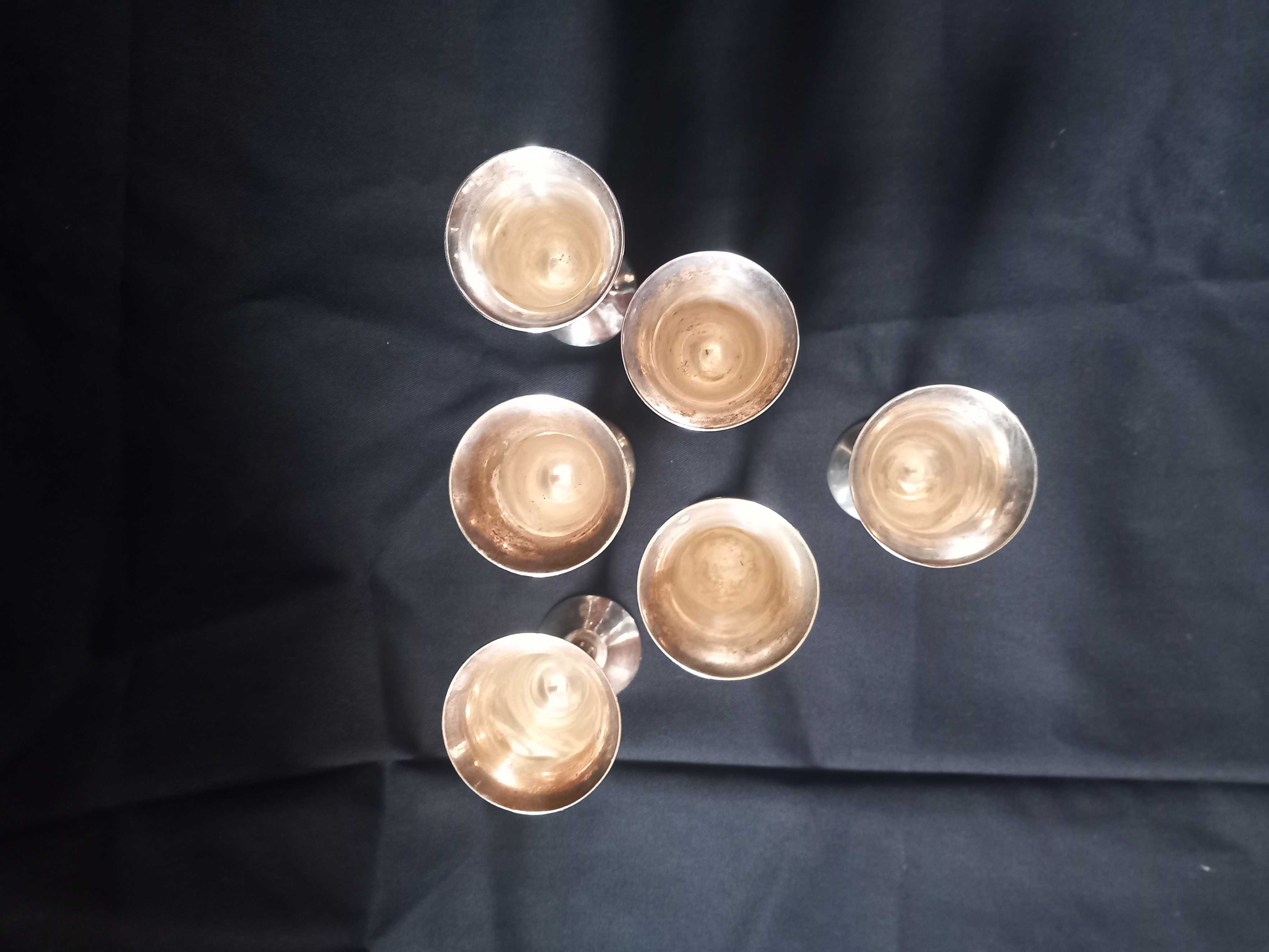 Conjunto de 6 cálices vintage de licor em metal prateado