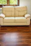skórzana sofa dwuosobowa