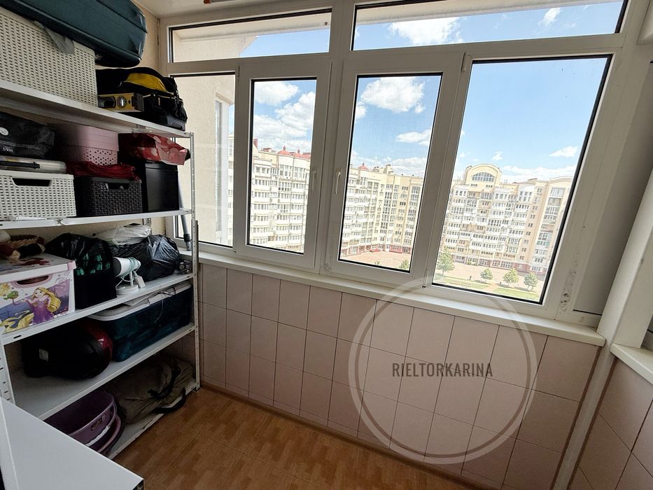 «ЖК Рівʼєра» Намив 2к велика квартира в продажі з усім