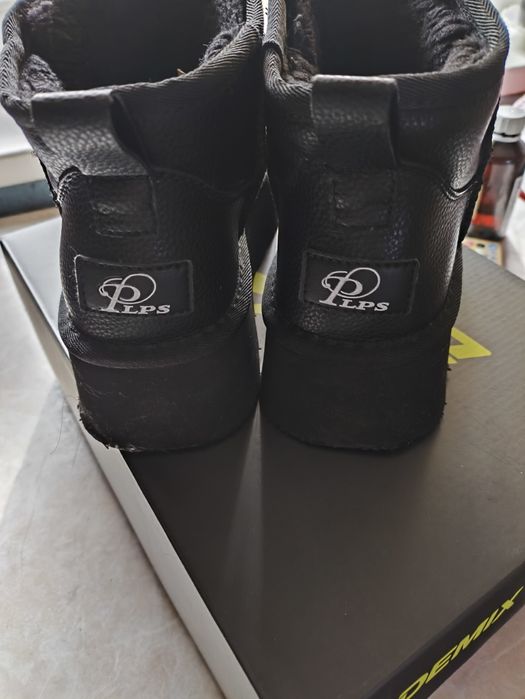 Продам угги -кожа!