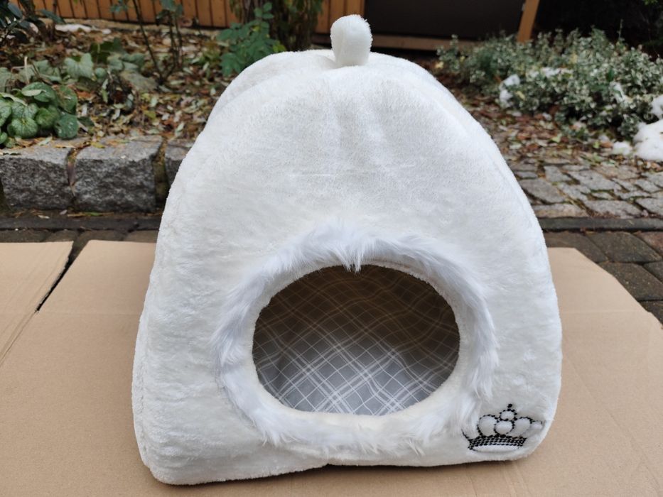 Miękka, pluszowa budka dla kota lub małego psa 45x45x45 cm