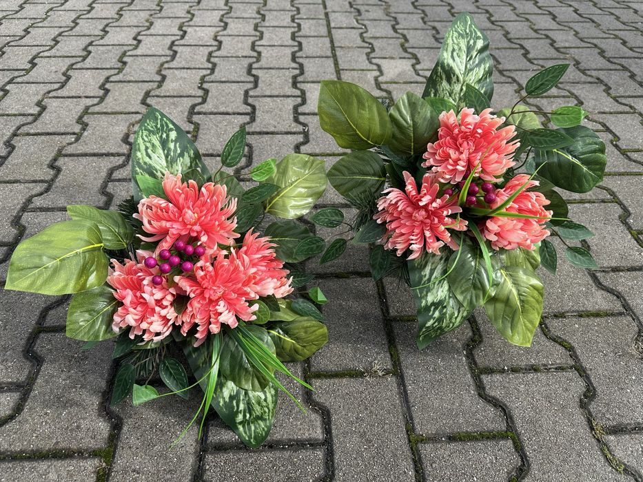 Kompozycja nagrobna obciążona z chryzantema stroik+flakon