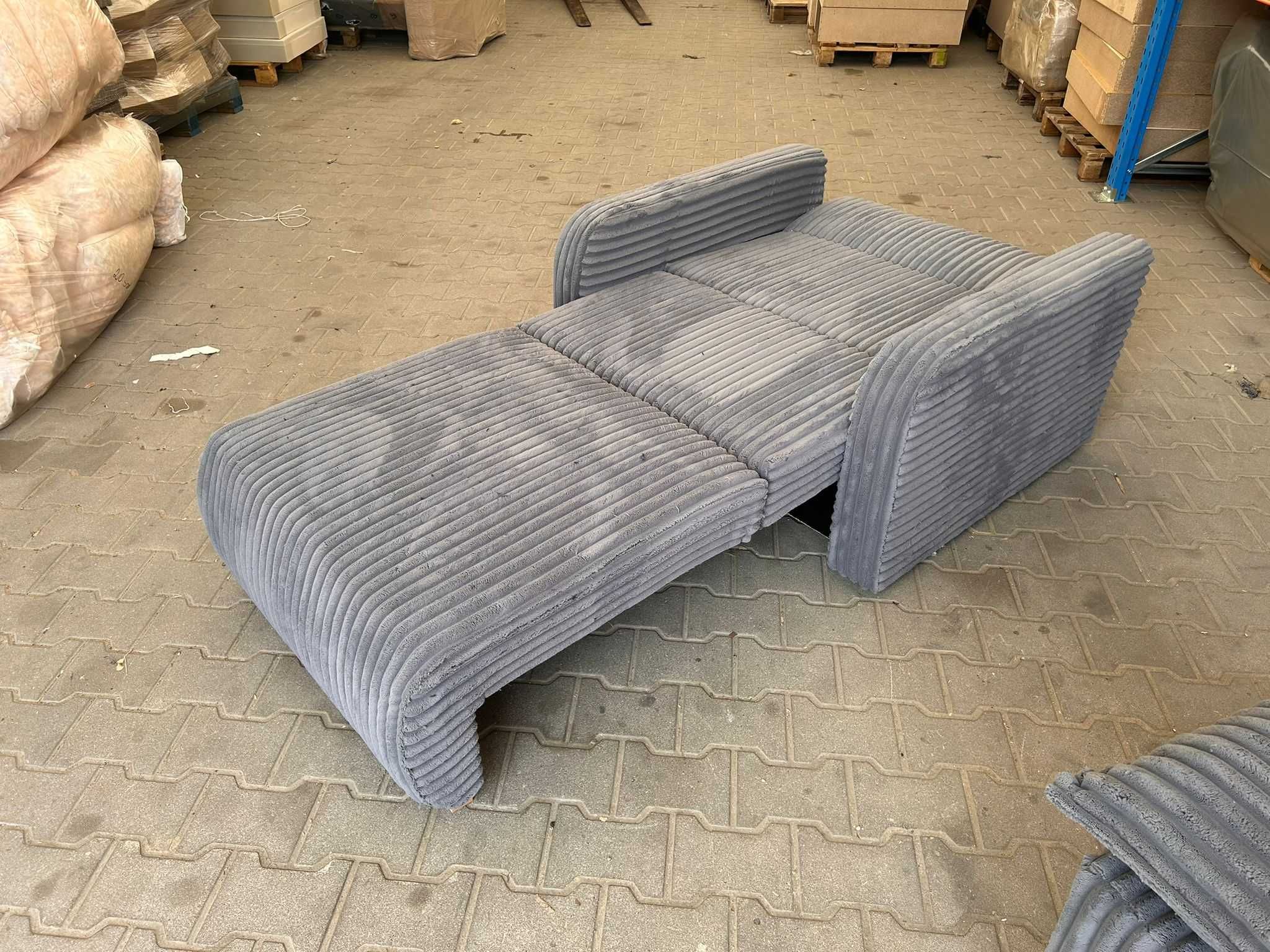 Mika 1 – mała sofa z dużymi możliwościami, dostawa w całej Polsce