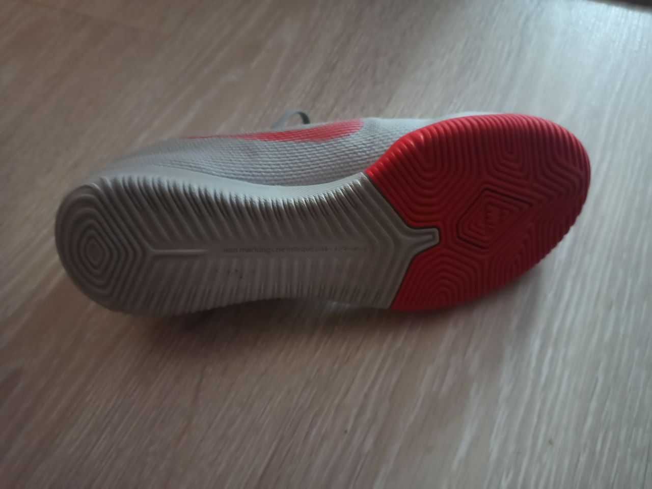 кросівки Nike. оригінал.