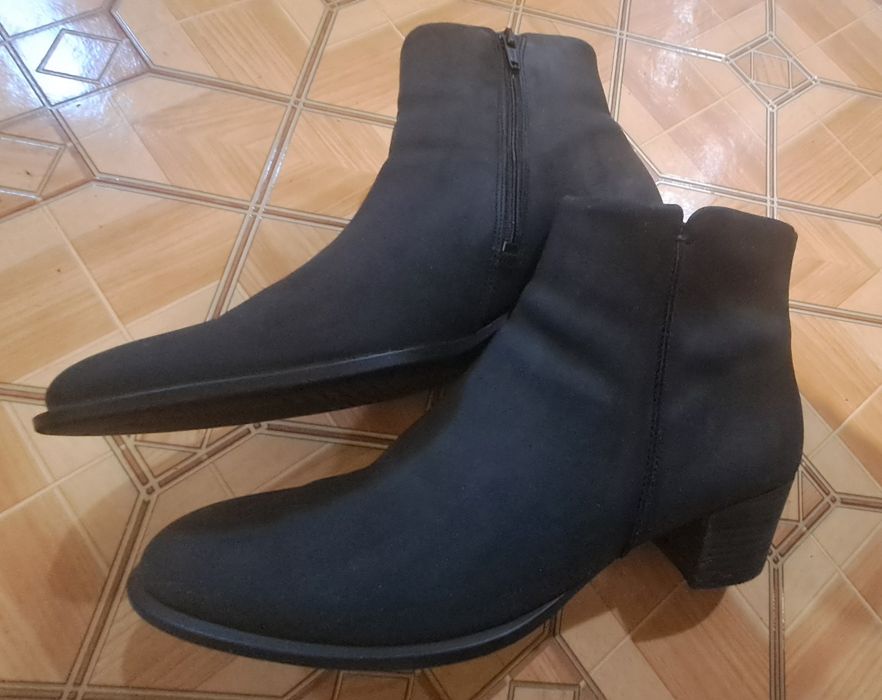 Ботильйони жіночі ЕССО, розмір 42