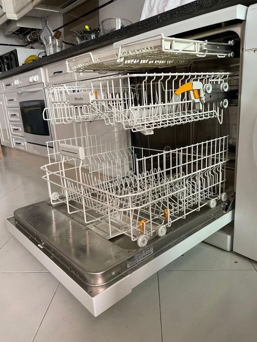 Máquina lavar loiça Miele