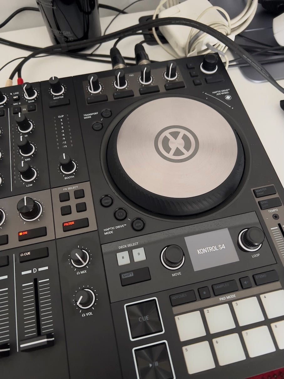 Traktor Kontrol S4 MK3 da Native Instruments