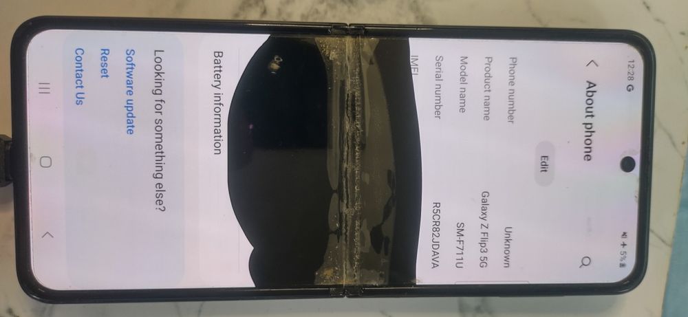 На запчасти ноутбук Samsung z flip 3 5g