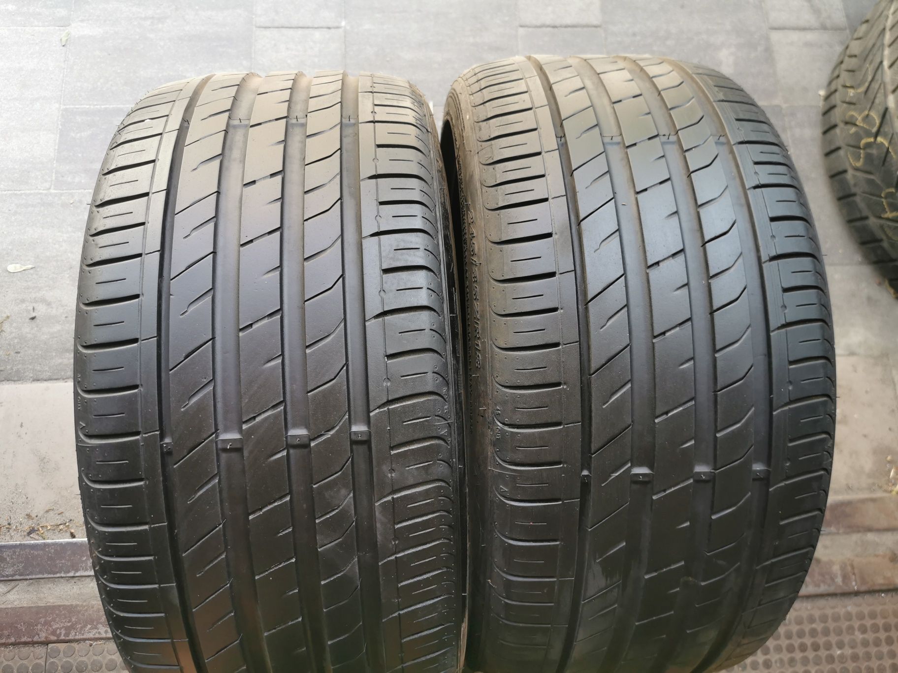 Пара літніх шин 245/35 R18 Nexen