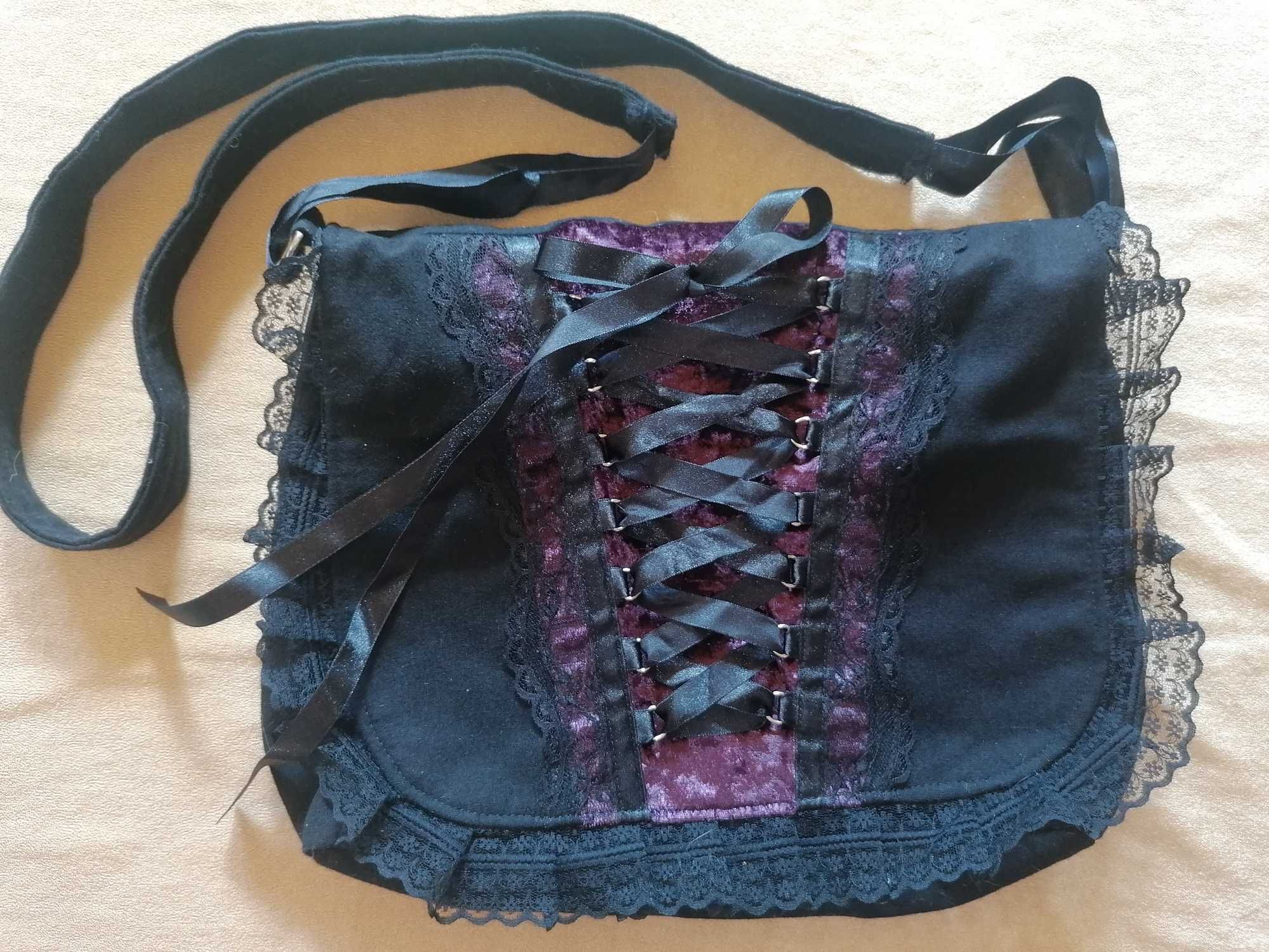 Gotycka torba na ramię handmade, A5+, do naprawy pasek