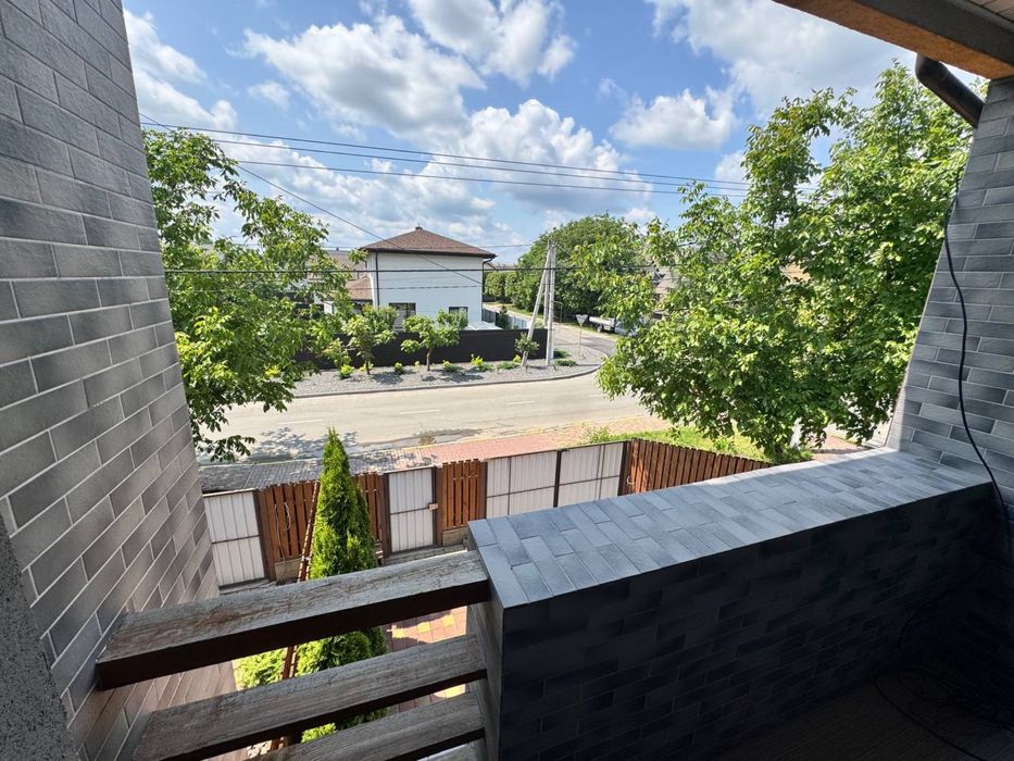 Продам будинок-дуплекс 2 поверховий Святопетрівське.