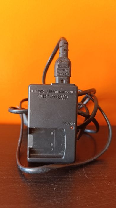 Carregador Nikon MH-63