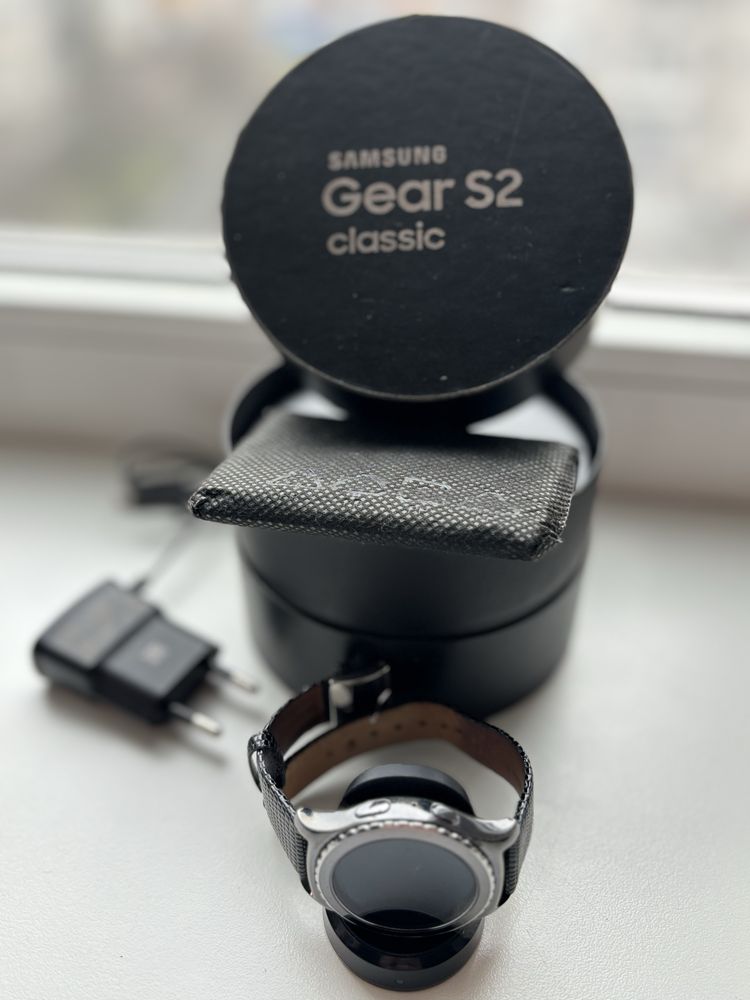 Часы Самсунг Gear S2 classic