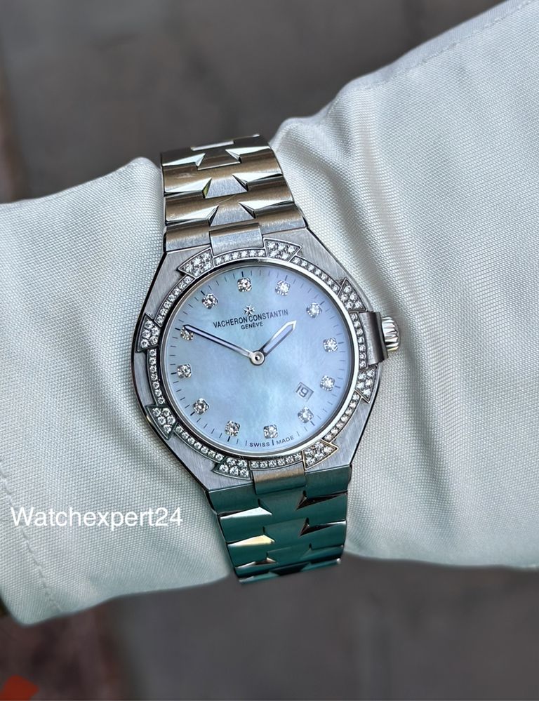 Vacheron Constantin Overseas 25750 Quartz 34mm Mother of Pearl