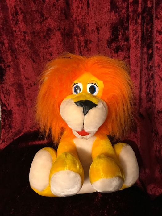 Продам іграшку Левенятко