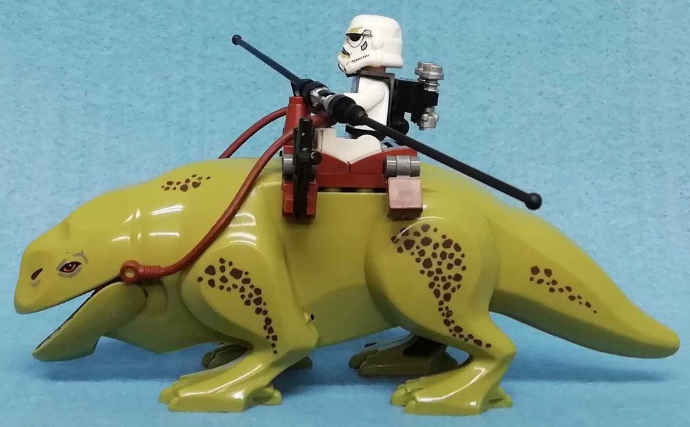 Sandtrooper e Dewback (Star Wars)