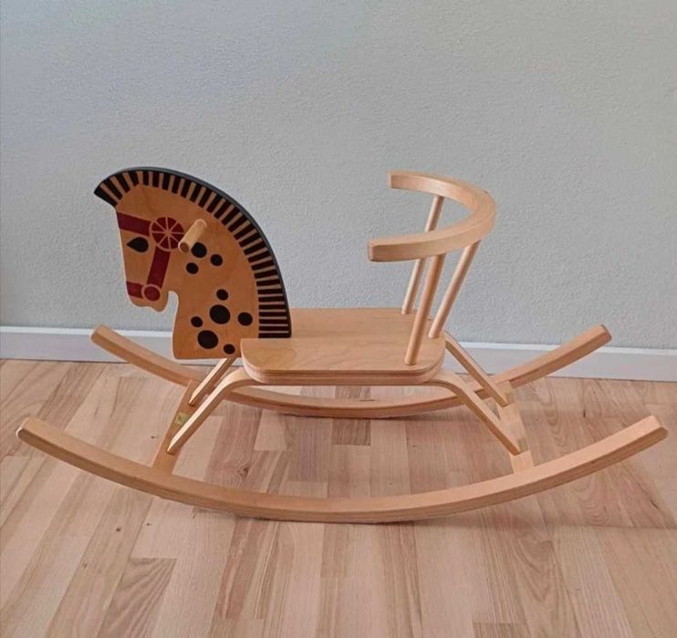 Дерев'яна гойдалка-коник/качель