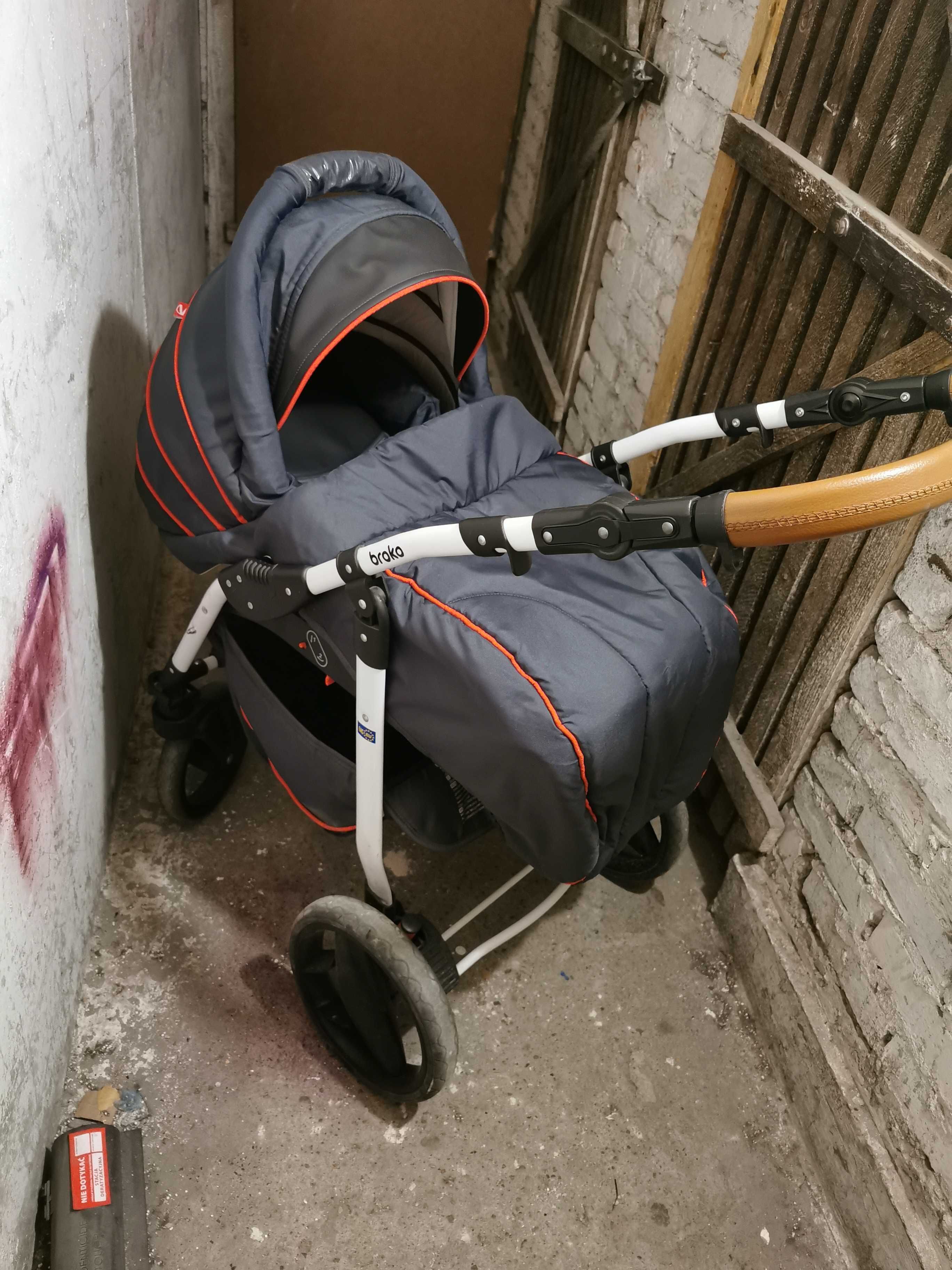 Wózek spacerowy zamienię na mleko i pampersy
