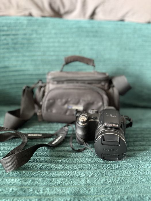 Aparat Fujifilm FinePix S 24x + torba