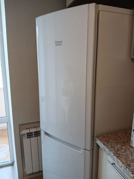 Холодильник Ariston Hotpoint