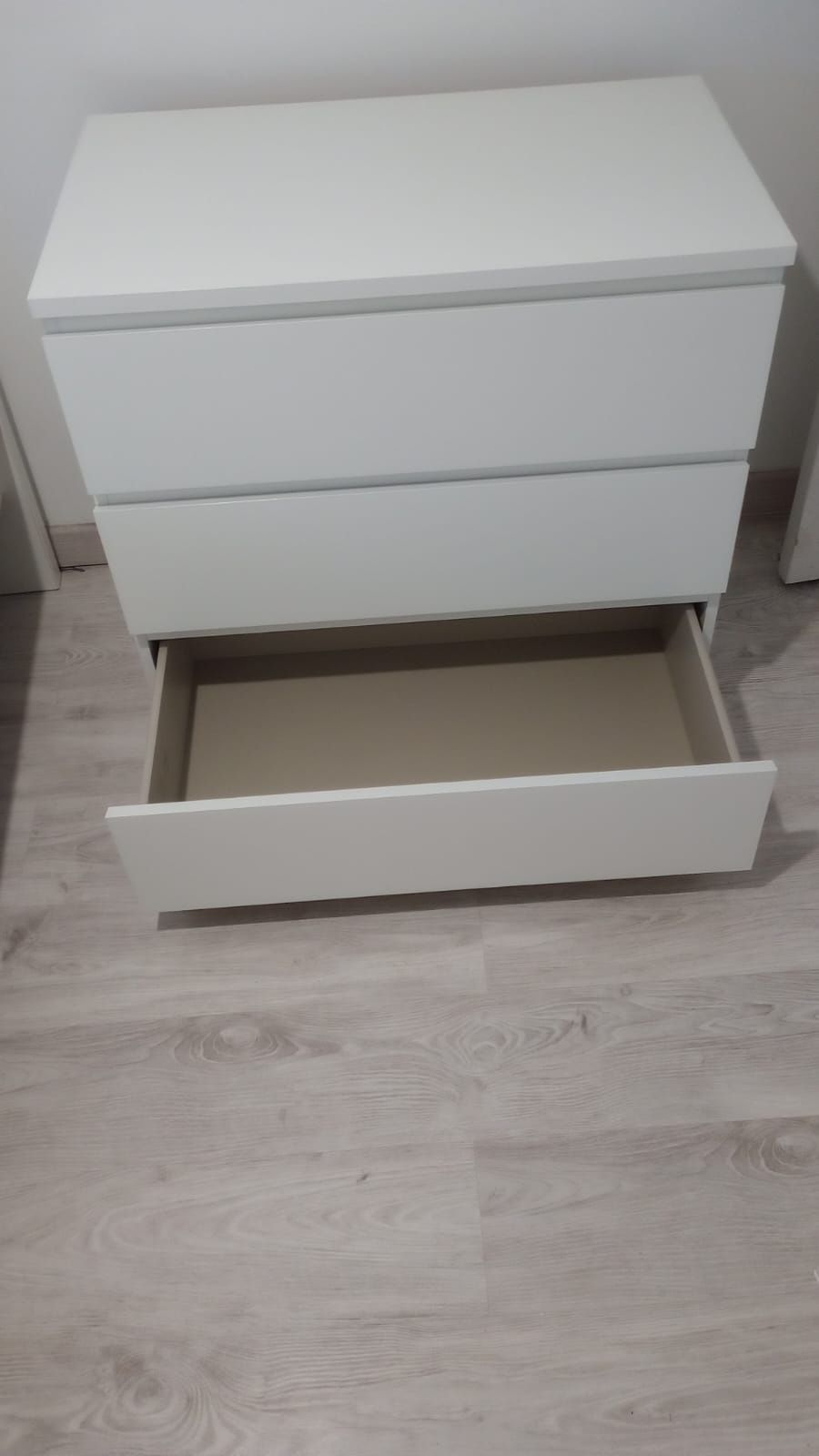 Vendo cómoda com gavetas