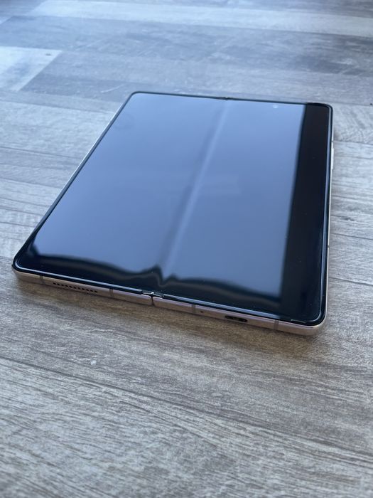 Samsung Fold 4 Biały.
