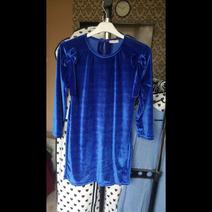 Sukienka welurowa dla dziewczynki 140 cm