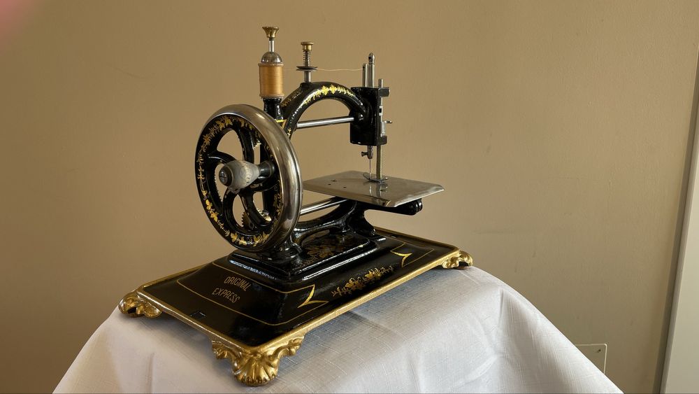 „Original Express”, zabytkowa maszyna do szycia (ok.1880r.)