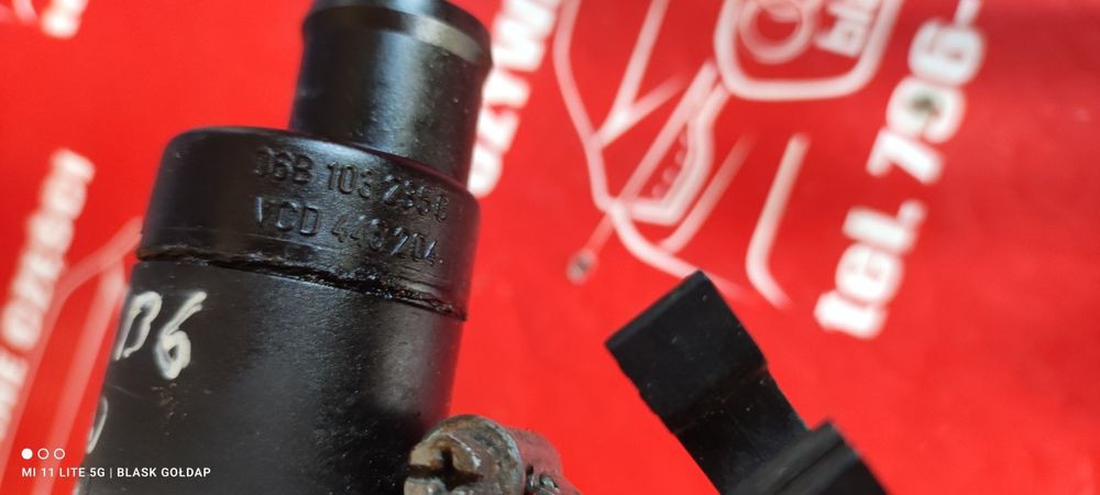 Zawór Odpowietrzający Pokrywę Zaworów Audi A4 B6 2.0 B ALT Automat 02