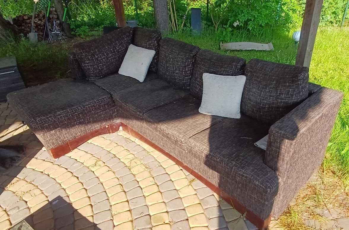 komplet mebli + stół + 4 krzesła + narożnik