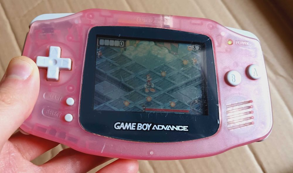 Nintendo GameBoy Advance przezroczysty różowy