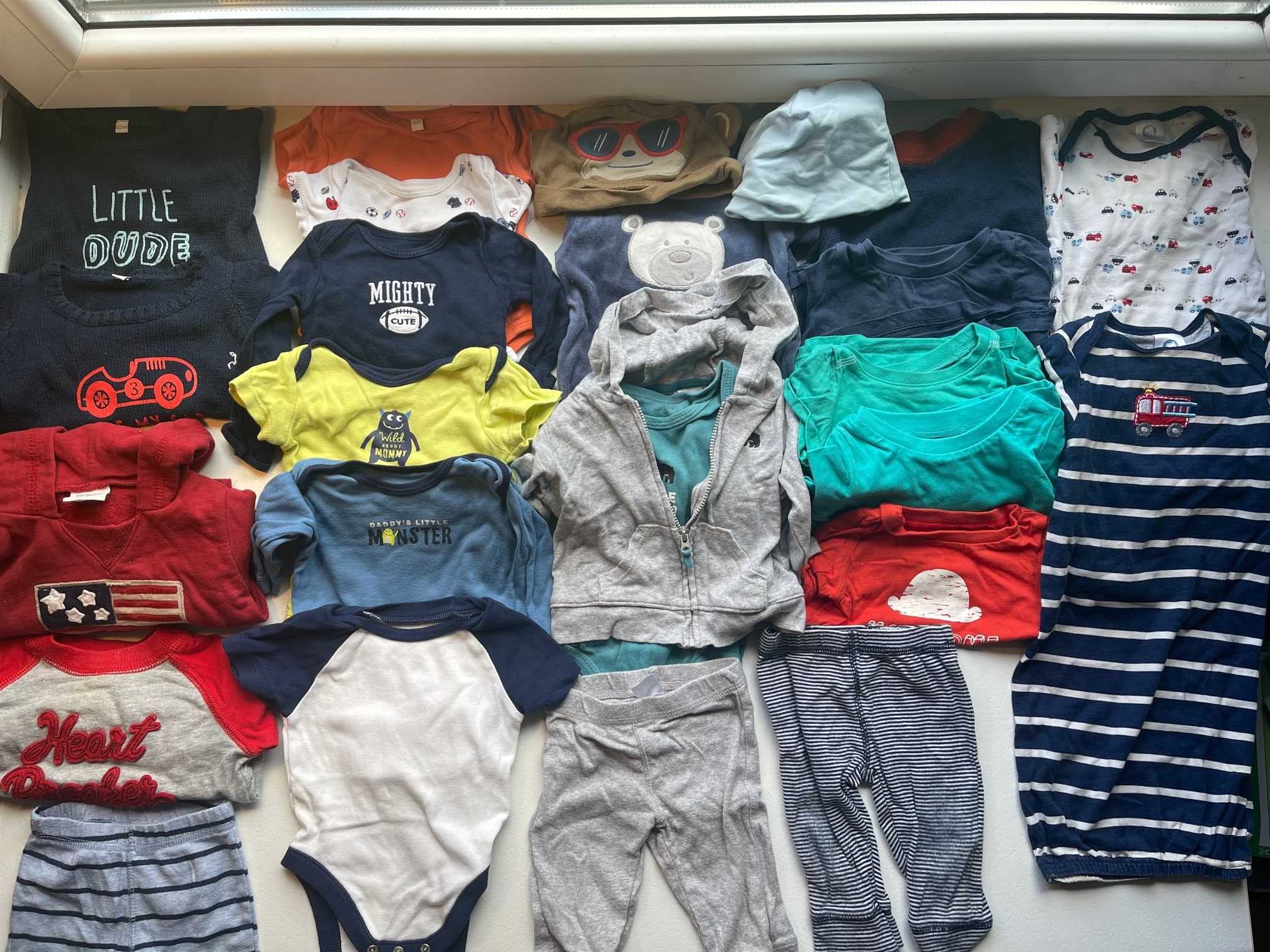 Body spodnie swetr dla chlopca 0-3 m.Old Navy,OshKosh,Tapeàl'œil 23szt