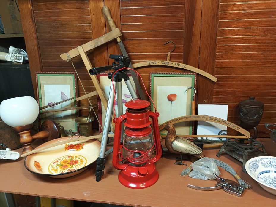 Wyprzedaż LAMPA NAFTOWA i inne z PRL Butla Kieliszek Polo Cockta Kufel