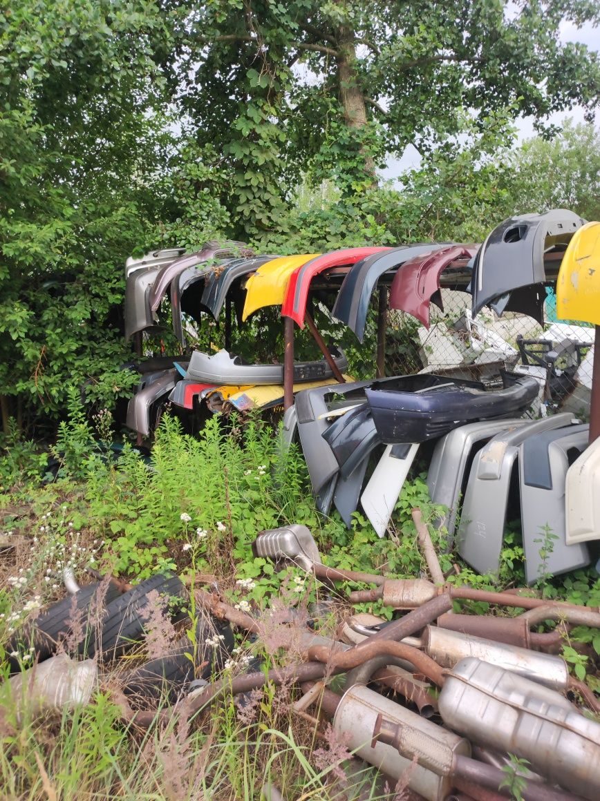 Zderzak Mercedes Vito Passat B5 audi VW Golf opel seat toyota Verso