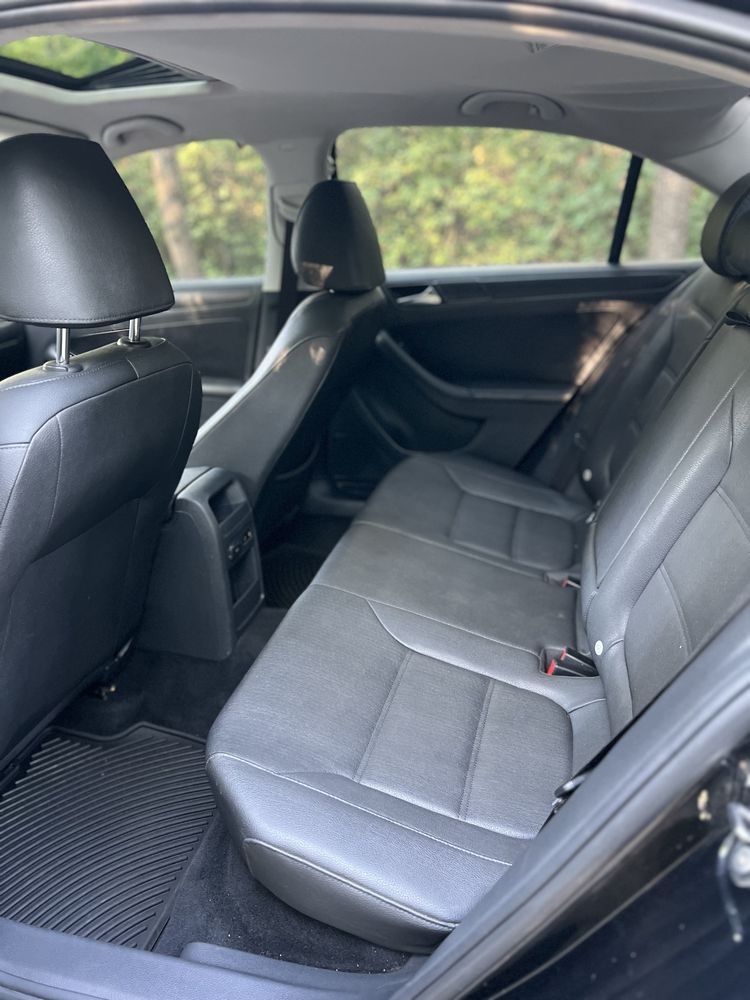 Jetta 2.5 бензин