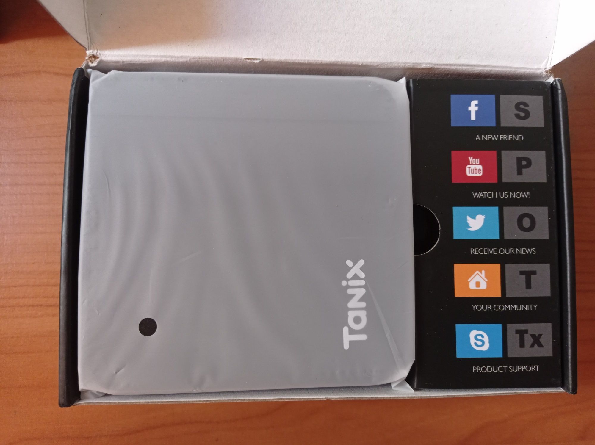 Tanix W2 2/16 Gb TV Box Смарт ТВ