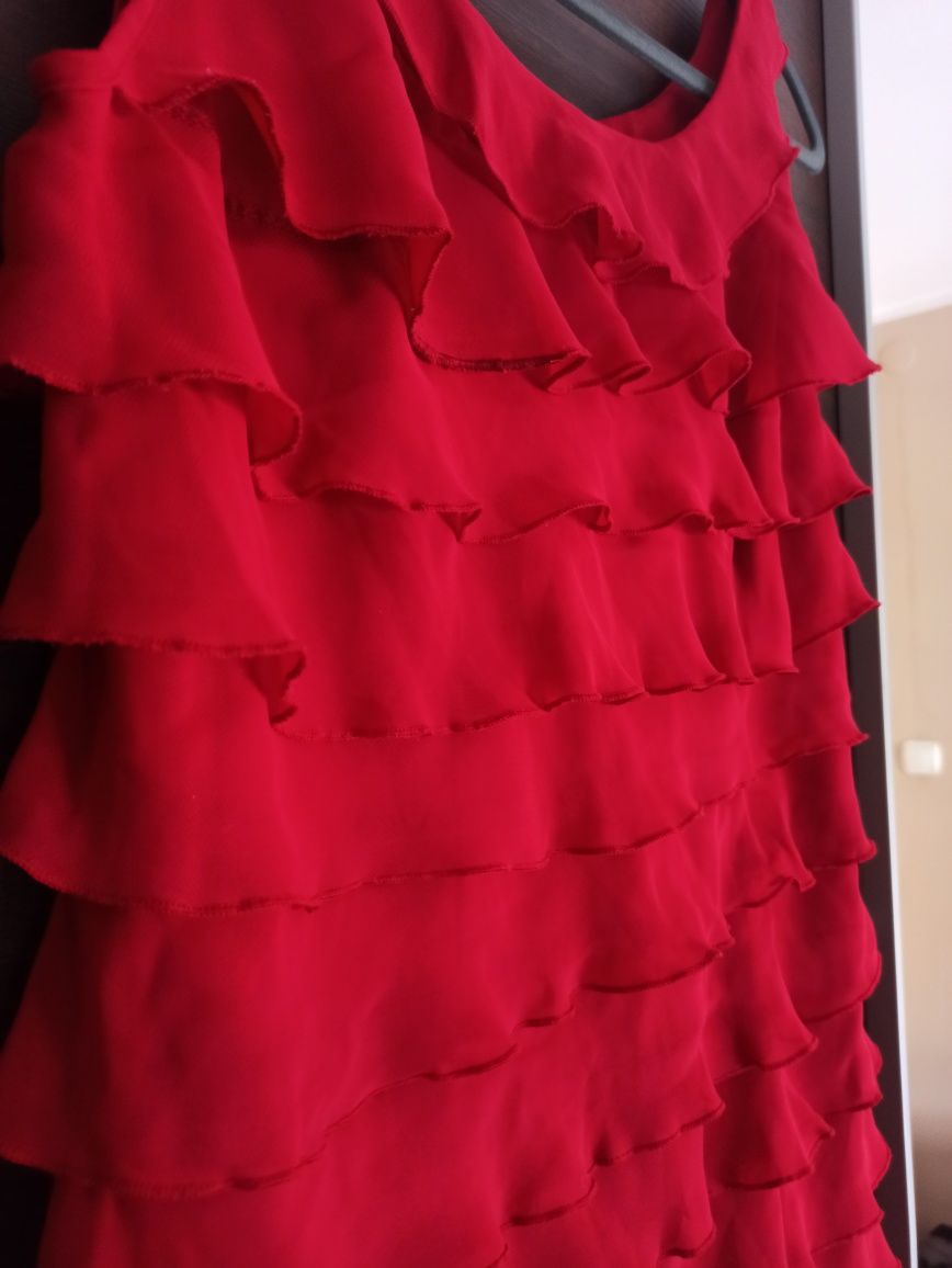 Czerwona krótka sukienka