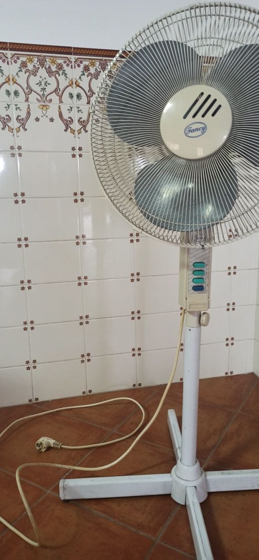 Ventoinha de pé Fancy