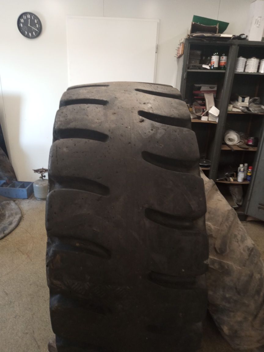 Opona 20.5r25 L5 goodyear posiadam 4szt