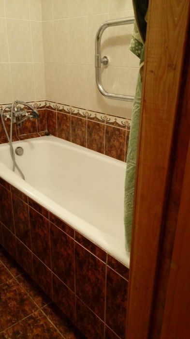 Сдам большую квартиру у метро.