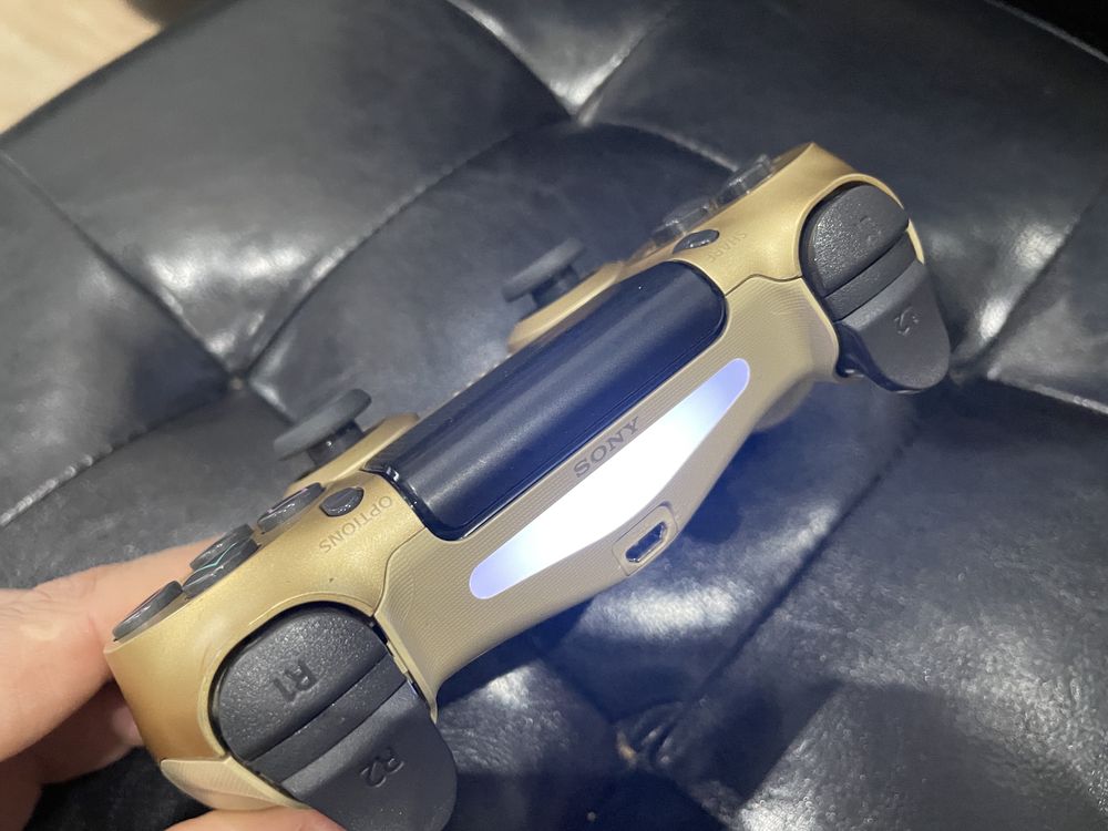 Comando ps4 dourado