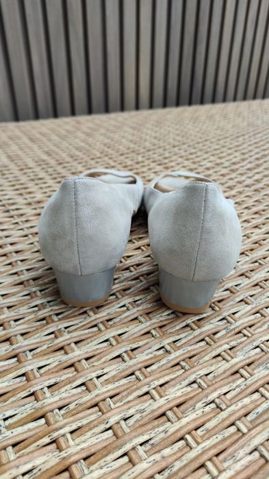 Srebrne czółenka na niskim obcasie Anis do tańca 39